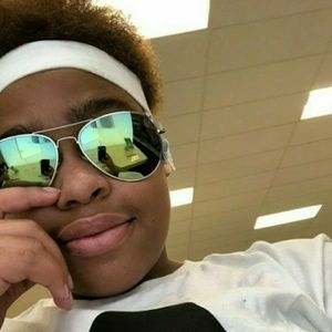 Meet your Posher, Shae